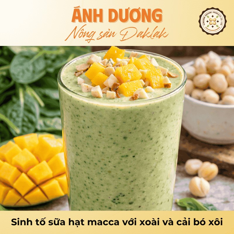 Sinh tố sữa hạt macca với xoài và cải bó xôi